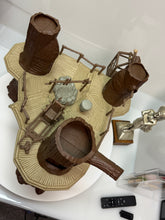 Load image into Gallery viewer, Star Wars ROTJ 1983 Ewok Village First Shot