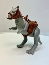 Load image into Gallery viewer, Star Wars 1979 ESB Taun Taun First Shot (Dark Grey limbs)