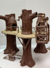 Load image into Gallery viewer, Star Wars ROTJ 1983 Ewok Village First Shot