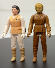 Load image into Gallery viewer, Star Wars 1980 Kenner Vintage Leia Hoth Action Figure Hardcopy